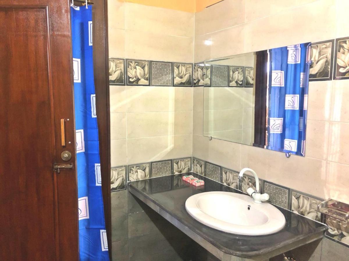 Hotel Babar House Faisalabad Esterno foto