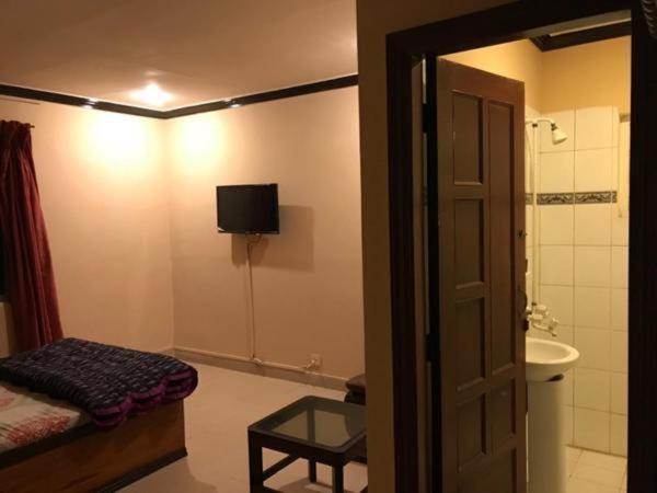 Hotel Babar House Faisalabad Esterno foto